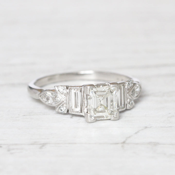 Art Deco 0.95 Carat Carré Cut Diamond Solitaire Ring