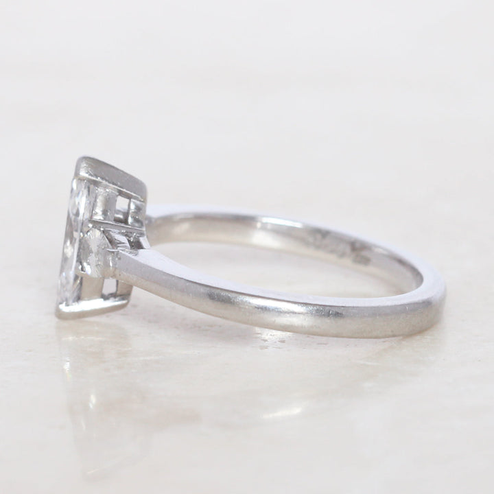 Contemporary 0.92 Carat Marquise Cut and Pear Shape Diamond Three Stone