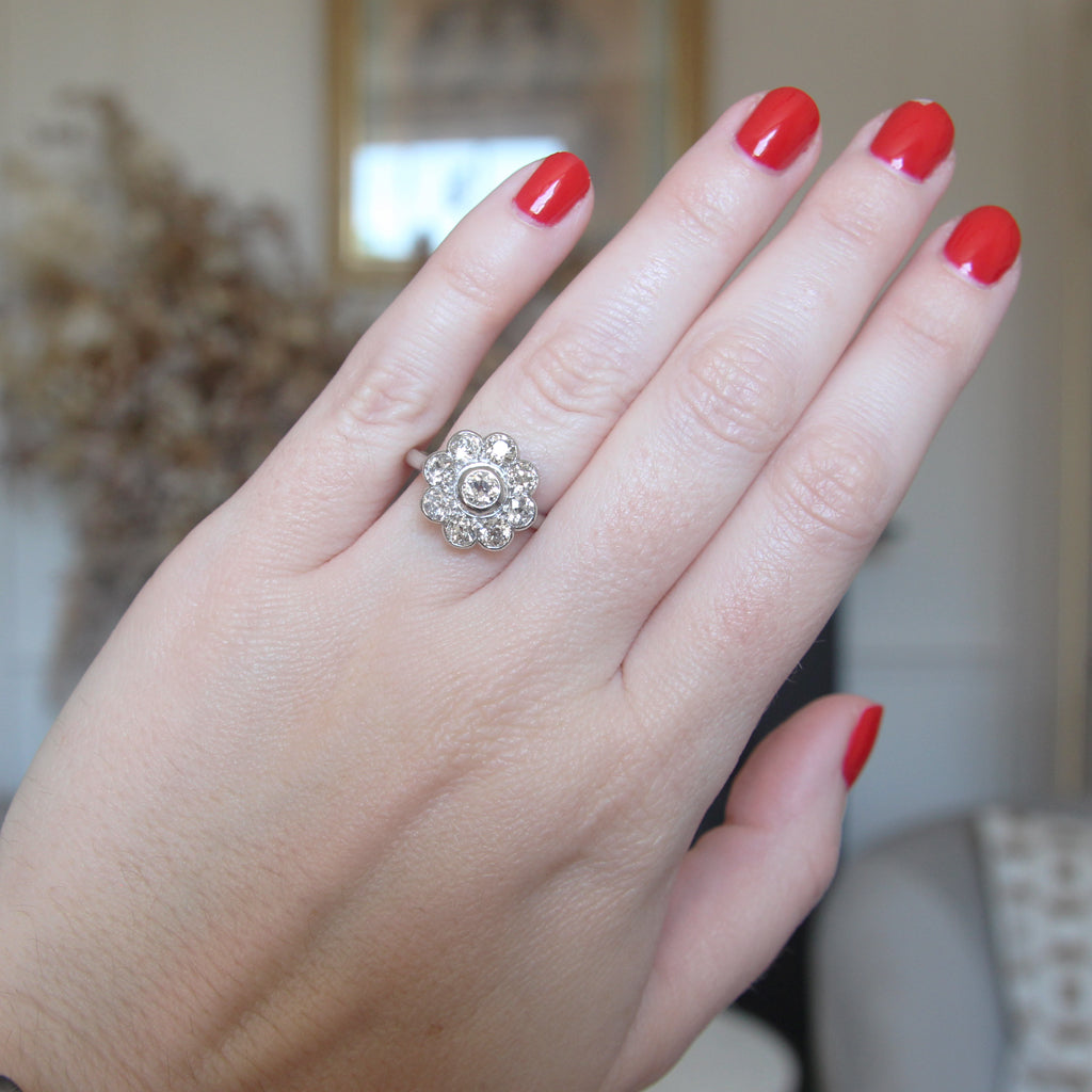 Art Deco 1.85 Carat Old Cut Diamond Daisy Cluster
